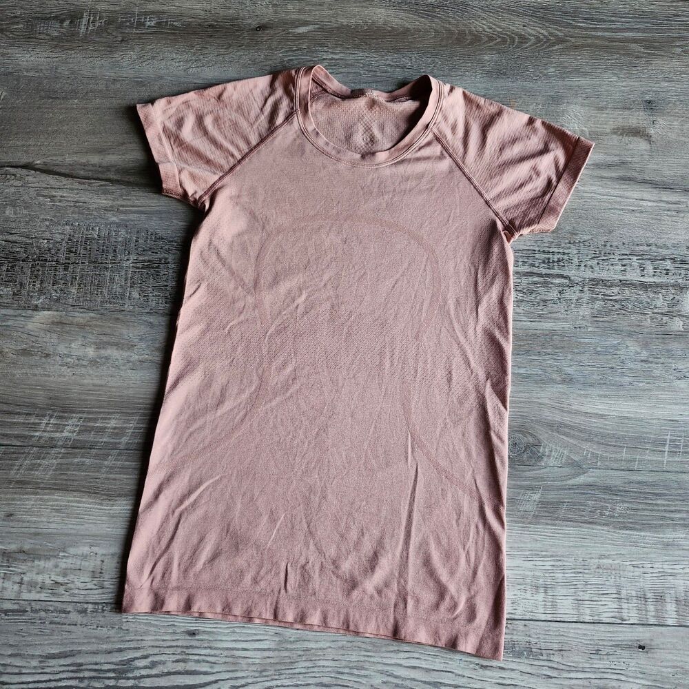 (6) Lululemon Swiftly Tech Short Sleeve Top
